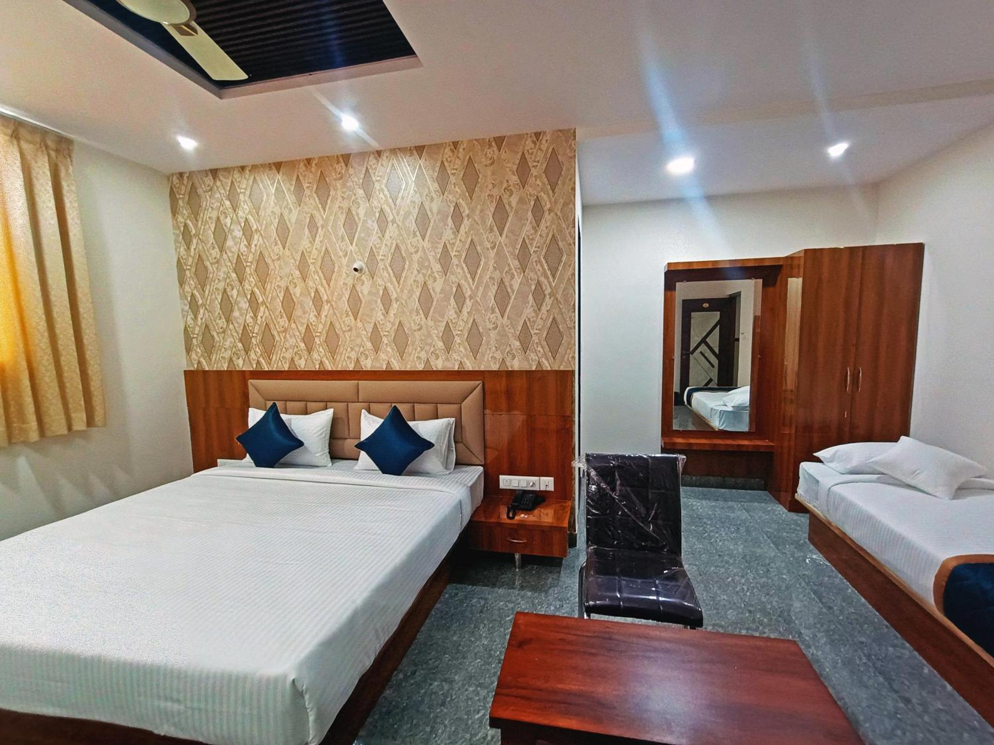 Hotel Achhu Palace Bangalore Exterior photo