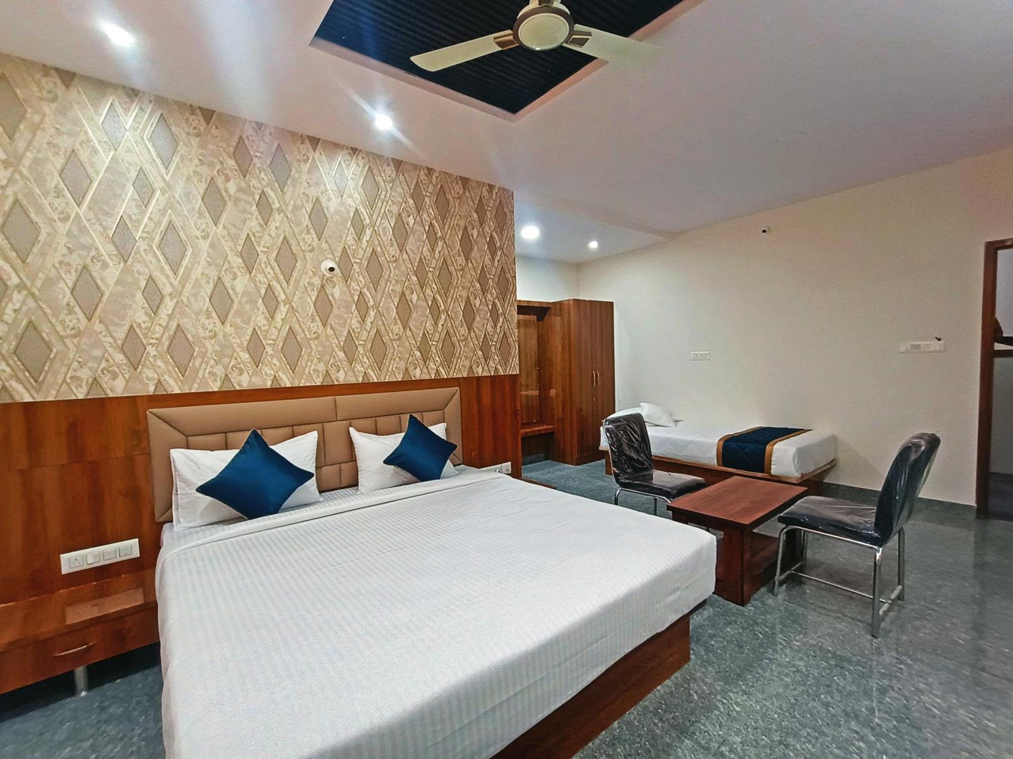 Hotel Achhu Palace Bangalore Exterior photo